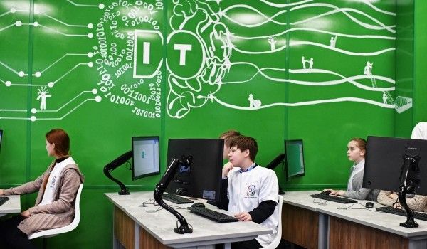 Собянин открыл детский технопарк «Менделеев Центр» Собянин открыл детский технопарк «Менделеев Центр»
